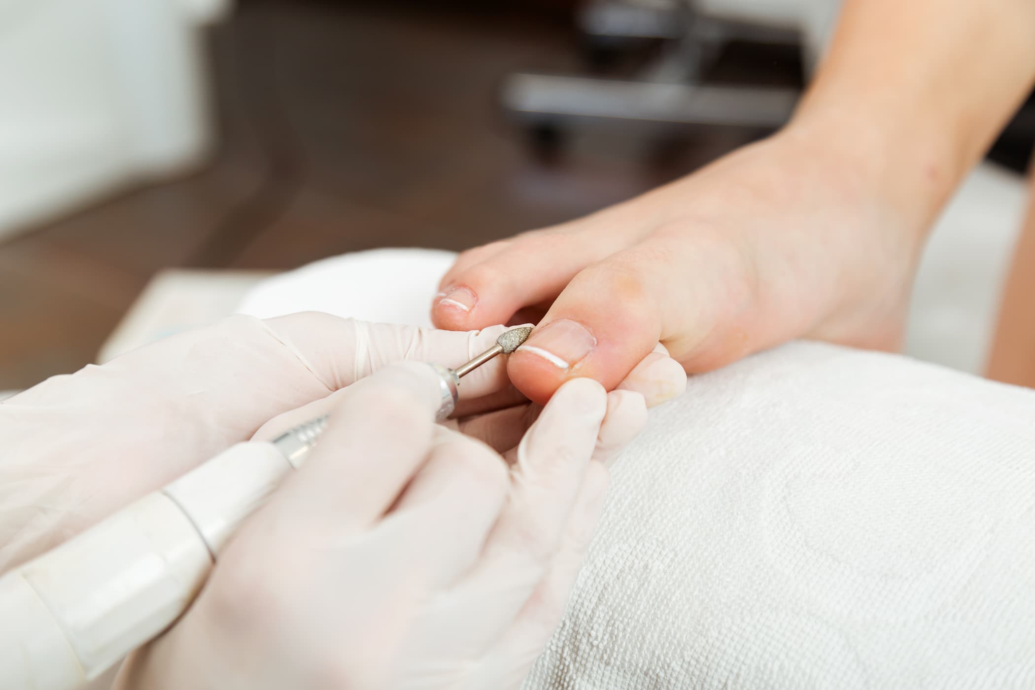 Beneficios de la Pedicura Regular para la Salud de los Pies (y por qué en Torrent, Valencia, me la tomo muy en serio)